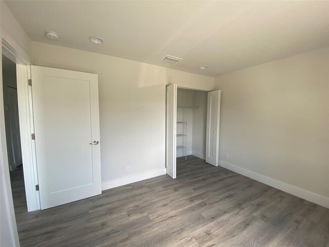 Building Photo - 5615 Polk St