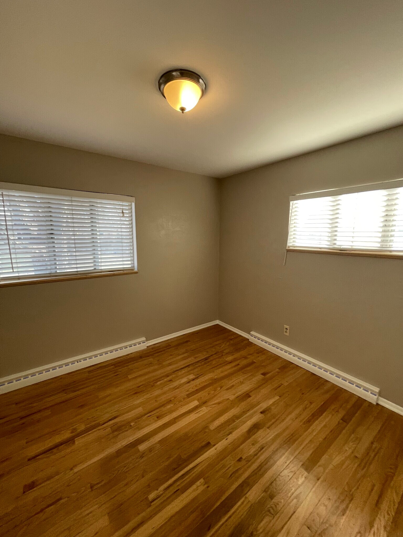 Upstairs bedrooms are spacious and hardwood floor - 7991 E Hampden Cir