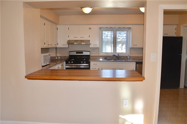 Building Photo - 15 Halsey St