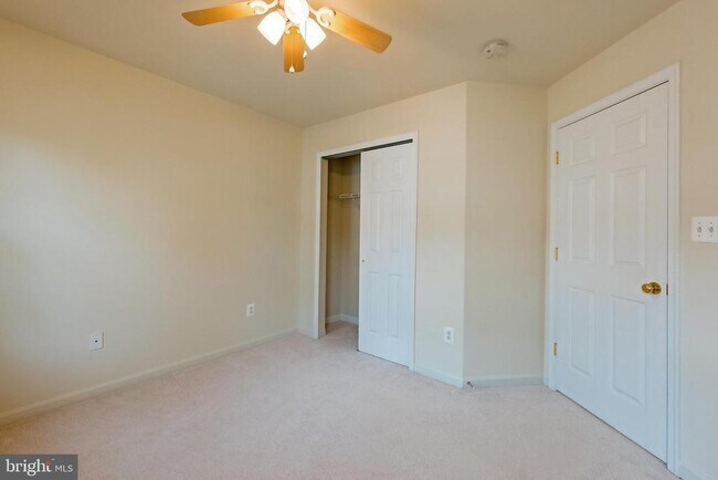Building Photo - 3385 Beechcliff Dr