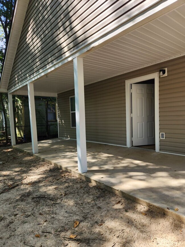 Building Photo - 1420 N 47th St