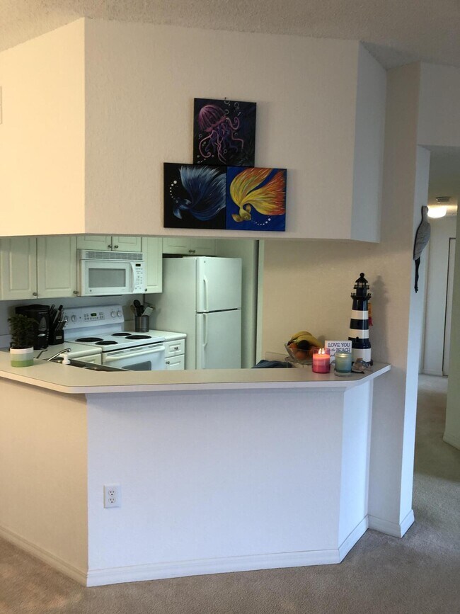 Building Photo - 3023 Alcazar Pl