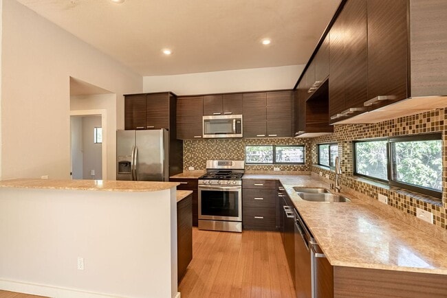 Building Photo - 308 Terrace Dr