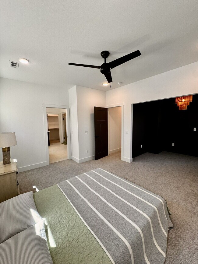 Building Photo - 8881 Williams Rd