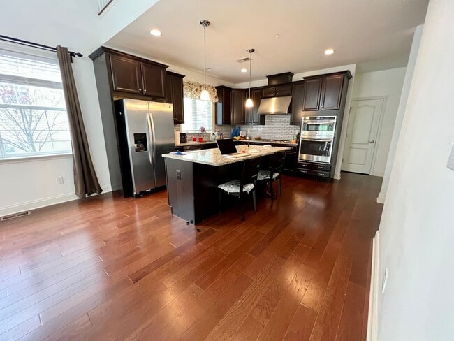 Building Photo - Luxurious 4-Bedroom Corner Townhome in Newtown Square! Available mid-April!