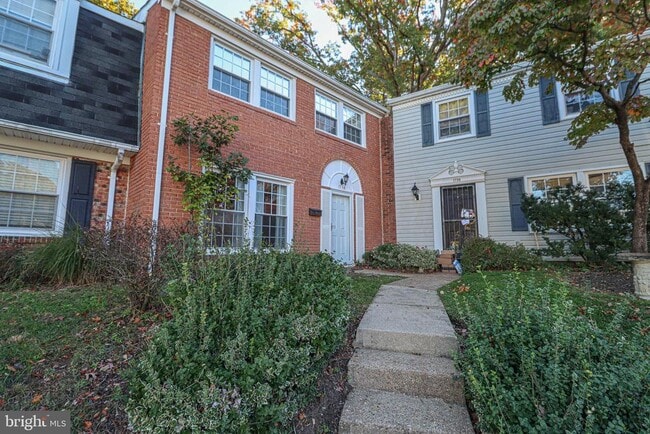 Building Photo - 1738 Farmington Ct