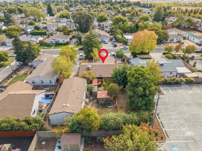 Building Photo - 8917 Fredric Ave