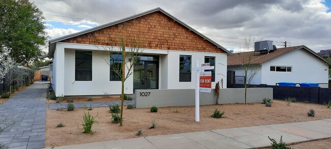 Building Photo - 1022 E Fillmore St
