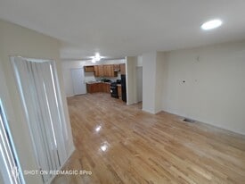 Building Photo - 105 Easton Ave