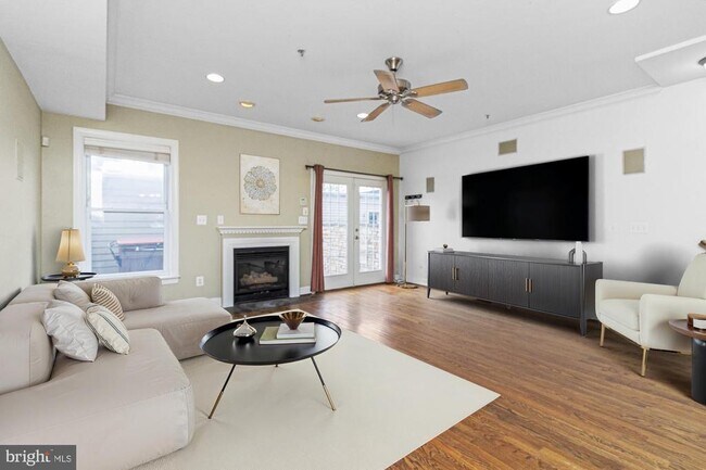 Building Photo - 1324 Race St