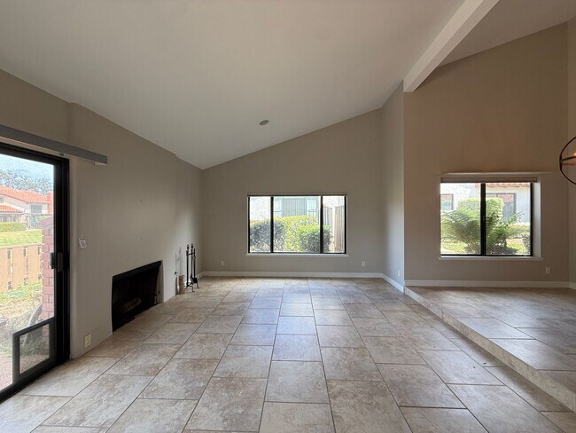 Building Photo - Beautiful Single Story Foxenwood Townhome in Orcutt with Easy Access to VSFB