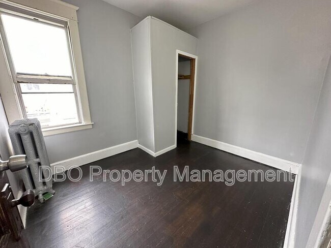 Building Photo - 825 Myrtle Ave