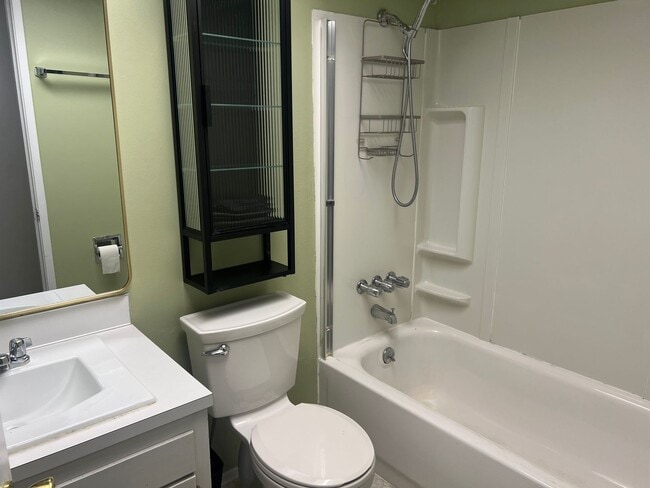 Building Photo - 4Bd/1.75Ba Redmond House