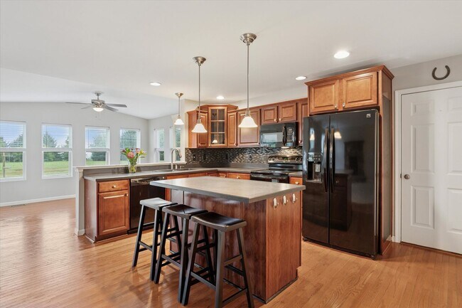 Building Photo - Spacious Single-Family Home On Over A 1/2 ...
