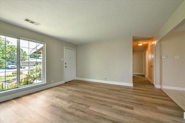 Building Photo - Wow! What a Great Home! Available Soon!