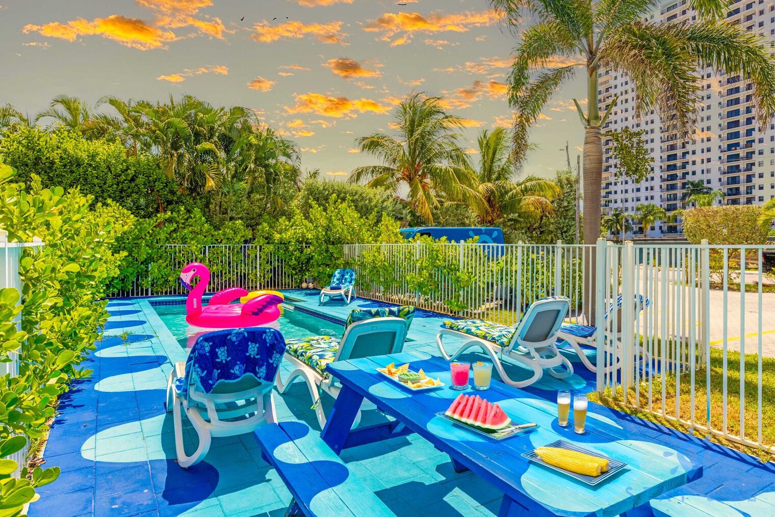 Building Photo - 809 S Ocean Dr