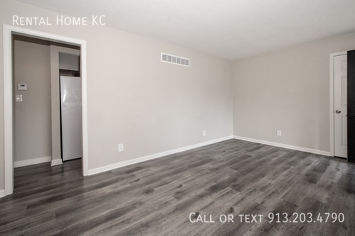 Building Photo - 942 S 57th St