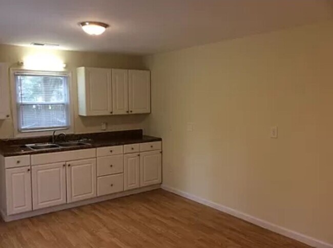 Building Photo - The Cozy Home: 3-Bedroom Rental in Vibrant Apex
