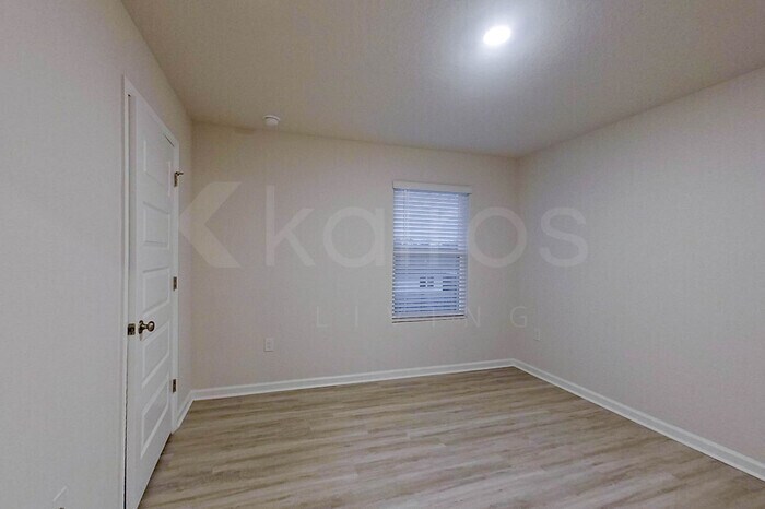 Building Photo - 312 Monarch Ln