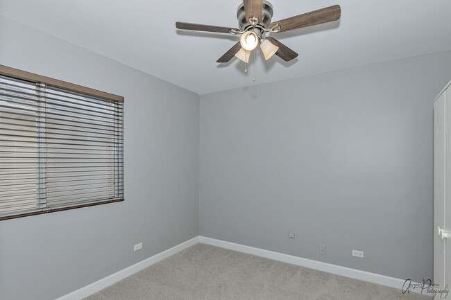 Building Photo - 511 Le Parc Cir