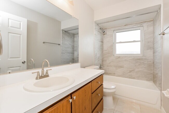 Building Photo - 1523 Golden Poppy Ct