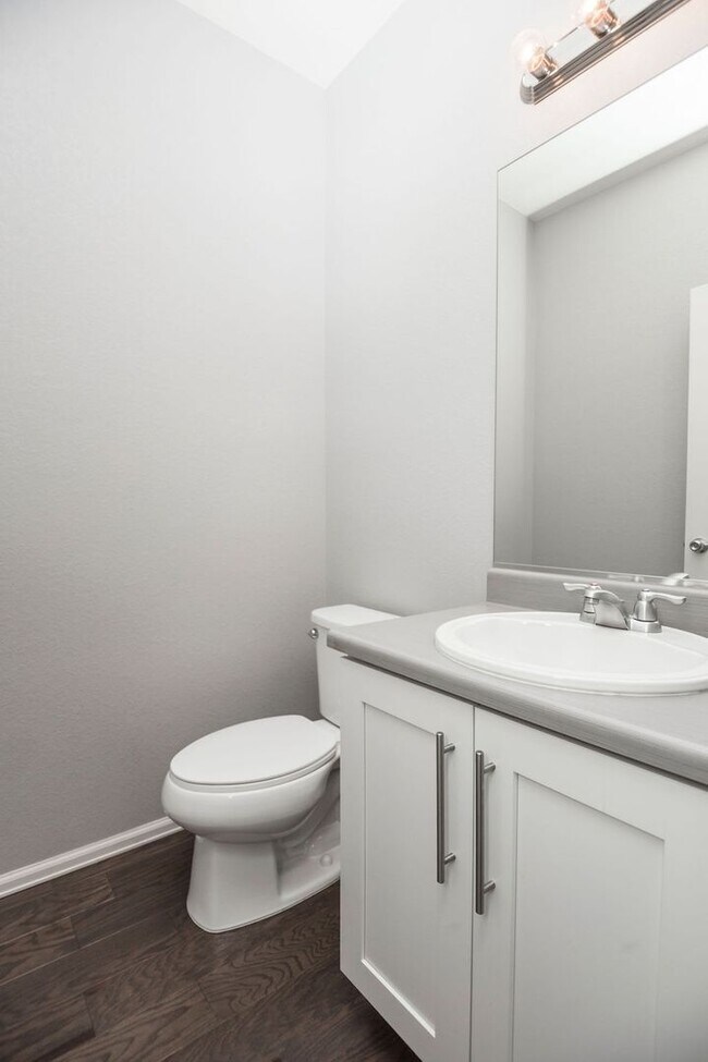 Building Photo - Beautiful Single-Family Home in a Great Location!