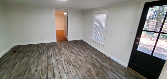 Building Photo - One Bedroom Studio-Style Home Available fo...