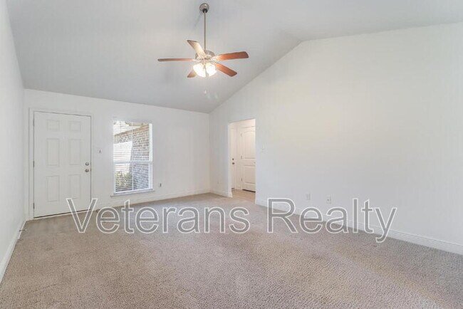 Building Photo - 14037 Fox Hill Dr