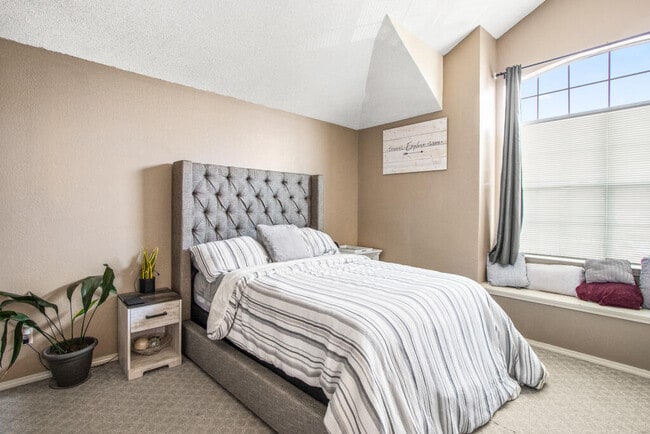 Building Photo - 12504 Sun Flare Dr