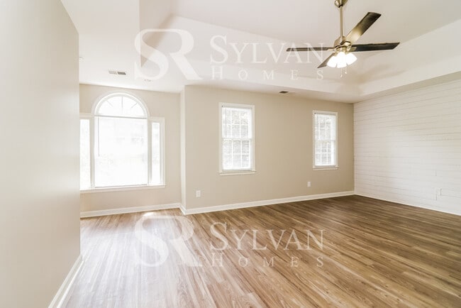 Building Photo - Coming HOME never felt so good!