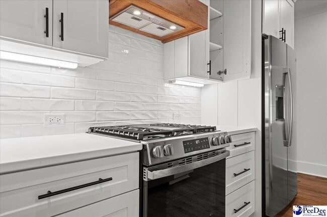 Building Photo - 1308 Twelve Oaks Ln