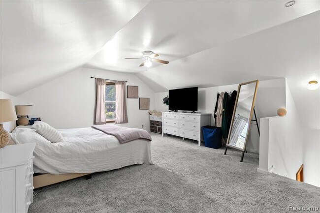 Building Photo - 423 Pingree Blvd