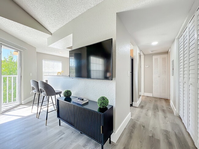 Building Photo - Westwood Boulevard, Orlando, FL 32821 - 1 BR 1 BA condo