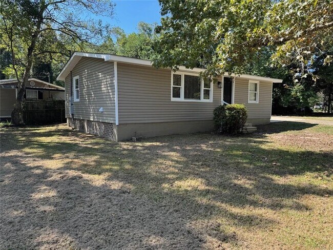 Building Photo - 4051 Pringle Dr