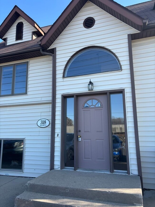 Building Photo - 318 Old Hwy 52