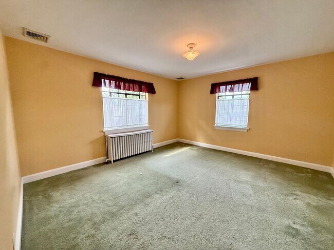 Building Photo - 6491 Ridge Ave