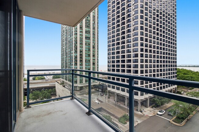 Building Photo - 201 N Westshore Dr