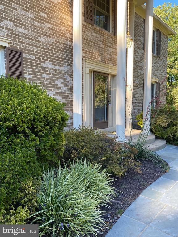 Building Photo - 6502 Sunny Hill Ct