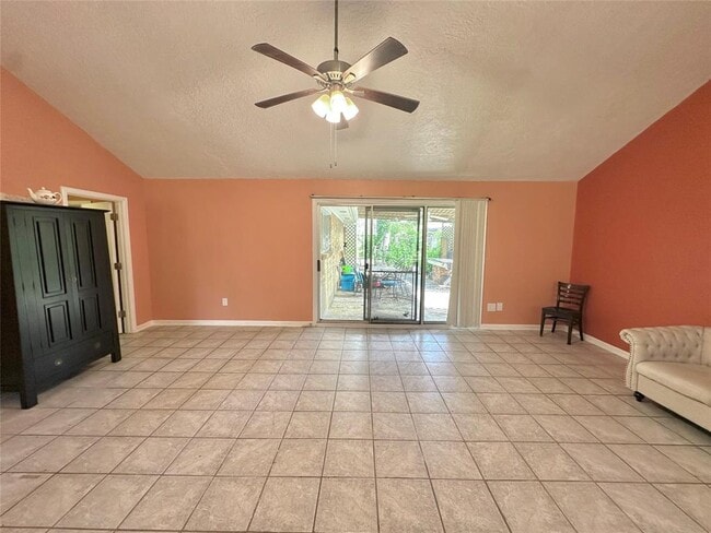 Building Photo - 1765 Hialeah Dr