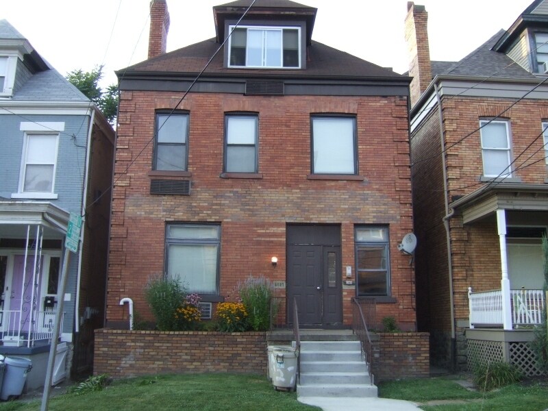 Building Photo - 5527 Howe St