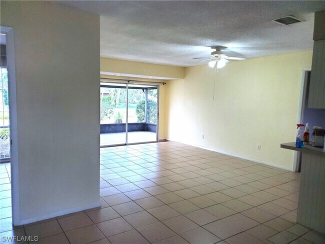 Building Photo - 4261 Island Cir