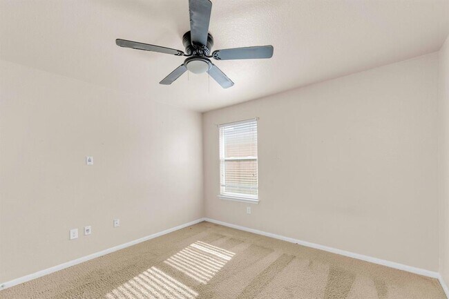 Building Photo - 18125 Ryegate Dr