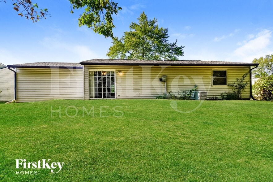 Building Photo - 8631 Pleasant Creek Ct