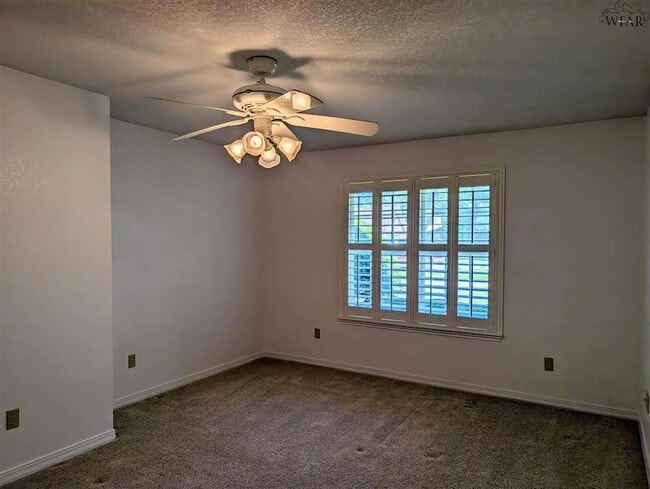 Building Photo - 1431 Cherokee Cir