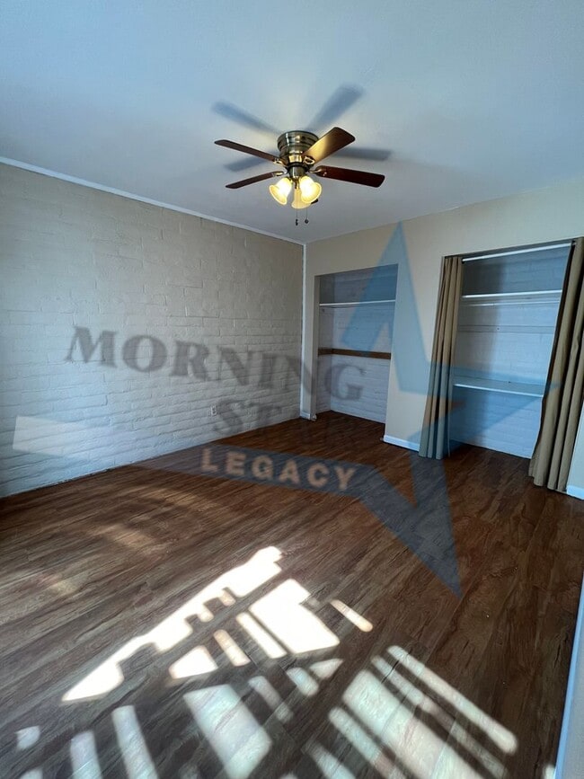 Building Photo - Charming 3 bedroom move-in ready