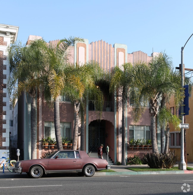 Building Photo - 521