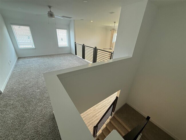 Building Photo - 1524 Sunrise Gables Dr