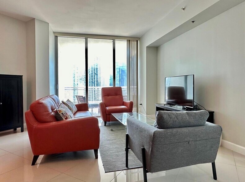 Building Photo - 350 S Miami Ave