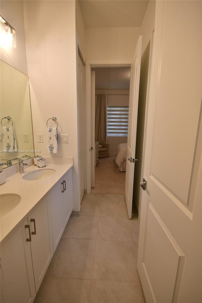 Building Photo - 4221 SW 178th Ave