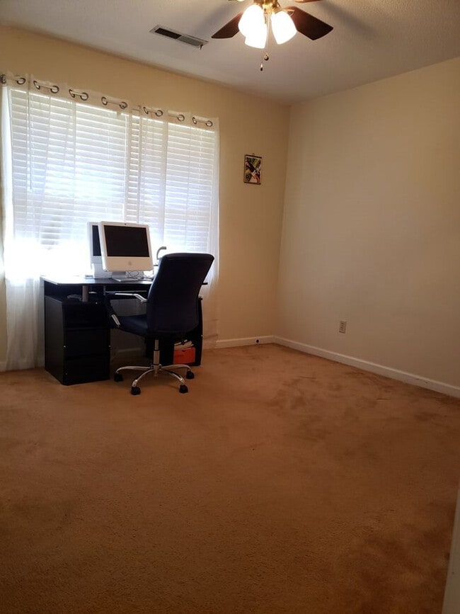 Building Photo - 2372 Orvis St